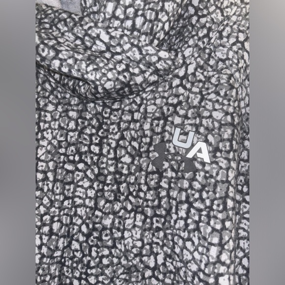 Under armour like new cheetah print sweatshirt hooded girls size large - Picture 2 of 4